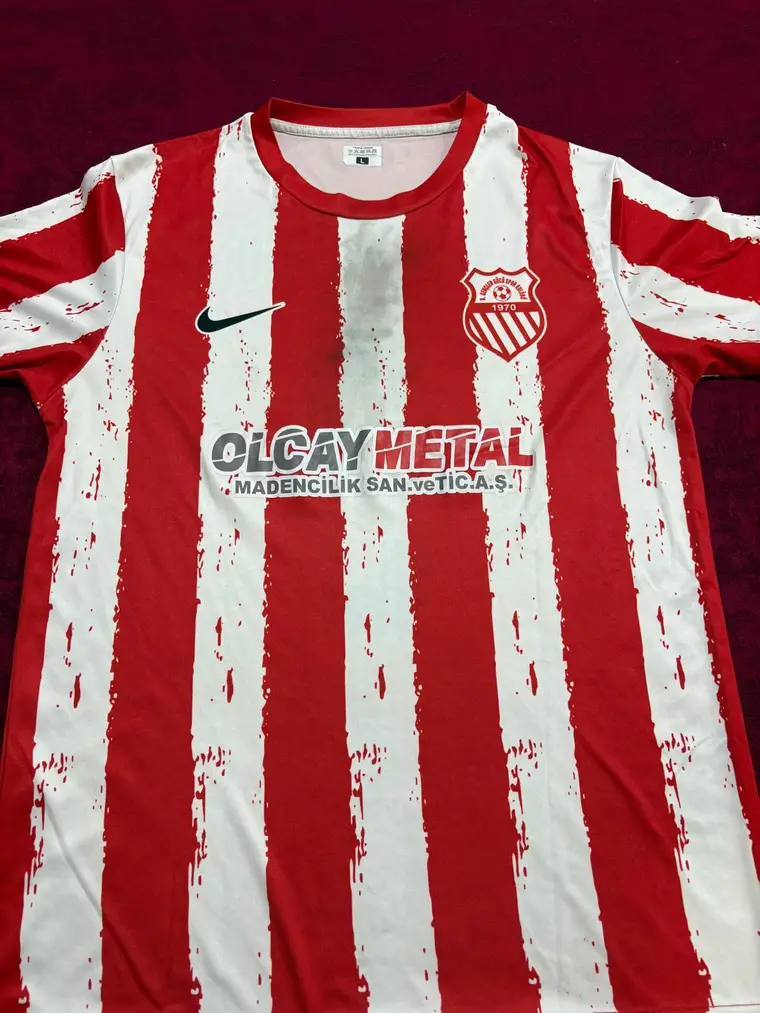 Bağcılar Gençlergücü forması — kırmızı-beyaz, Olcay Metal sponsorlu